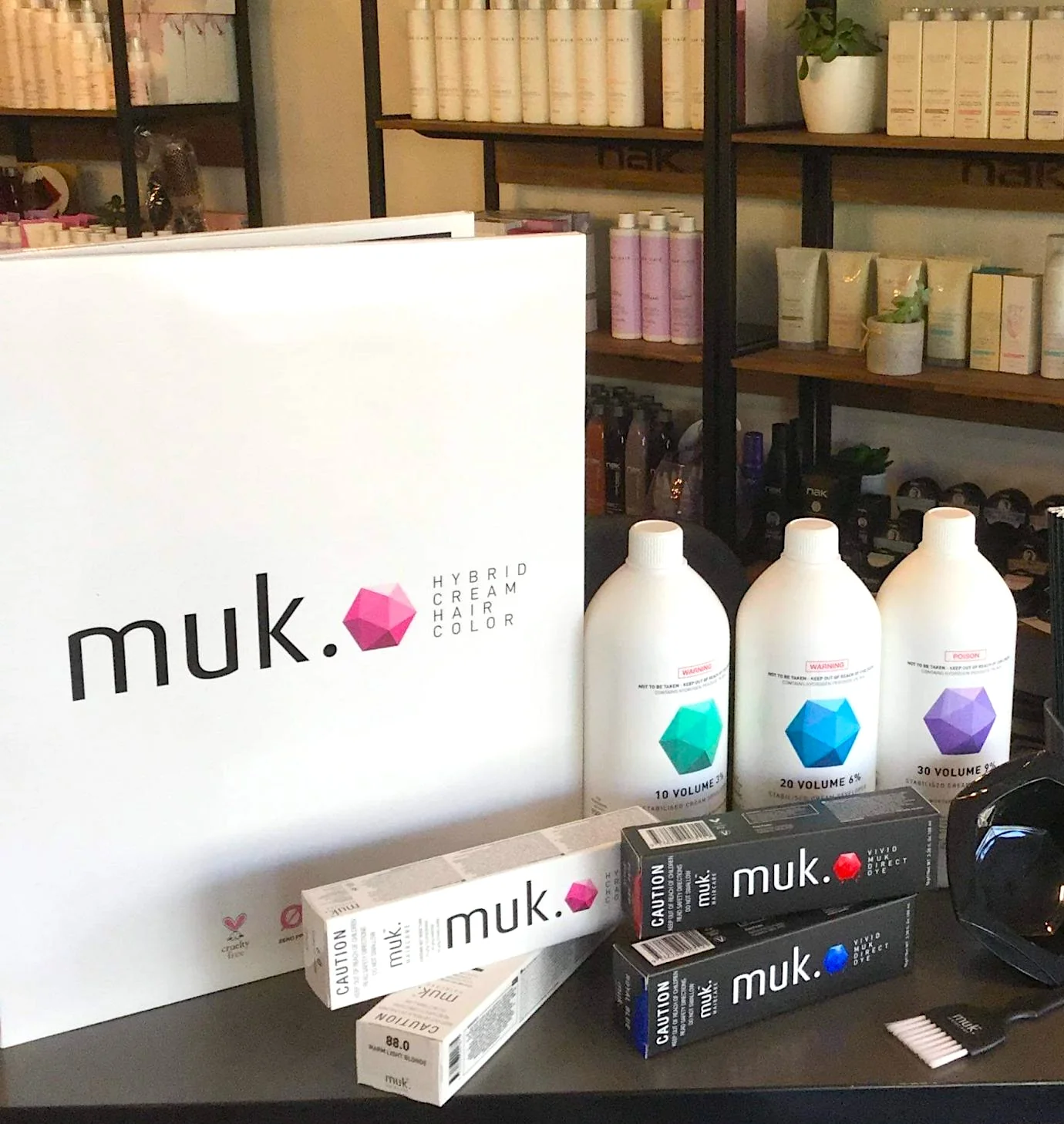Muk Hybrid Cream Hair Colour Chart - Image 2